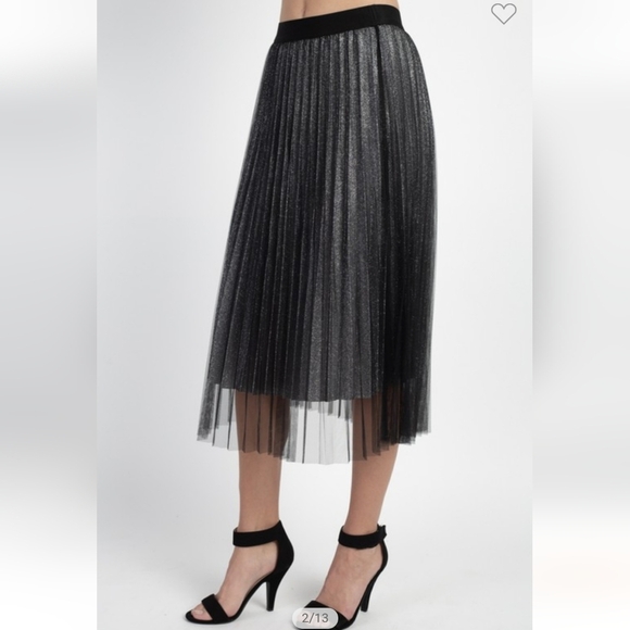 Pleated Maxi Skirt Elastic Waistband - Picture 3 of 5